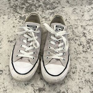 Light purple Converse